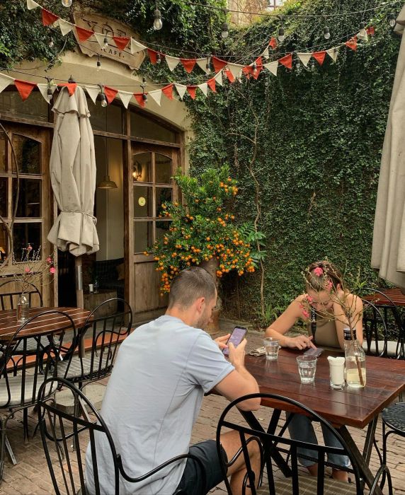 Góc thư giãn đầy nghệ thuật tại Xofa Café & Bistro