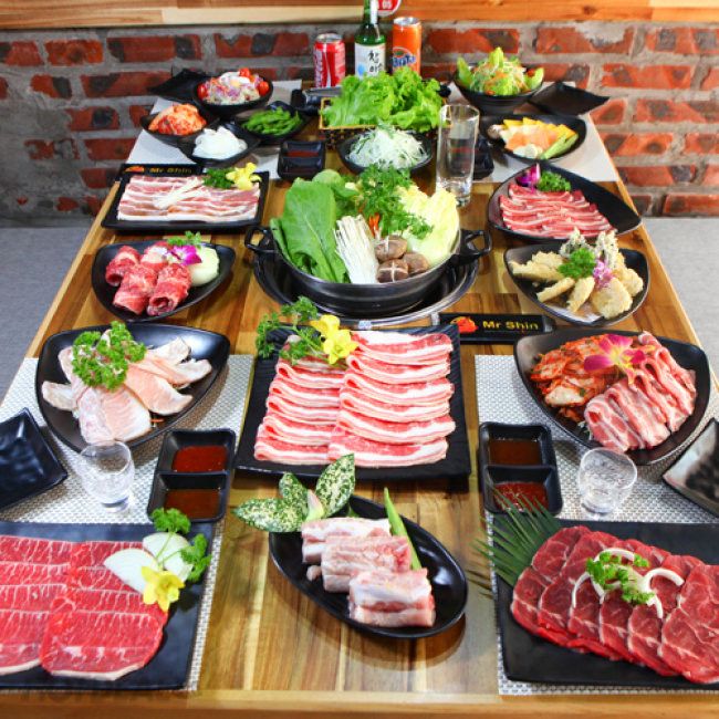 Buffet Nướng Lẩu Tuyệt Cú Mèo - Không gian ẩm thực đa sắc