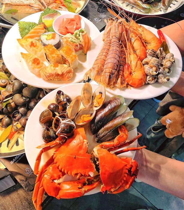 Không gian sang trọng và món ngon tại Maison Sen Buffet