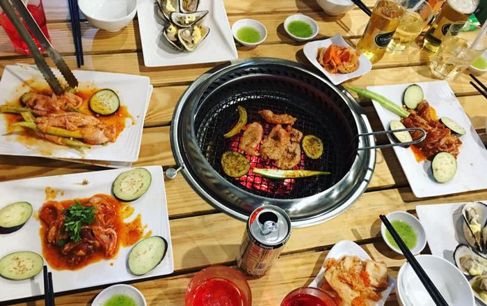 Buffet Nướng Lẩu Tuyệt Cú Mèo - Không gian sang trọng đậm chất hiện đại
