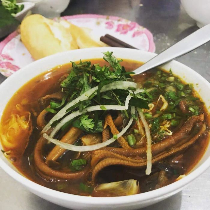 Hình ảnh bát miến lươn Đông Thịnh hấp dẫn