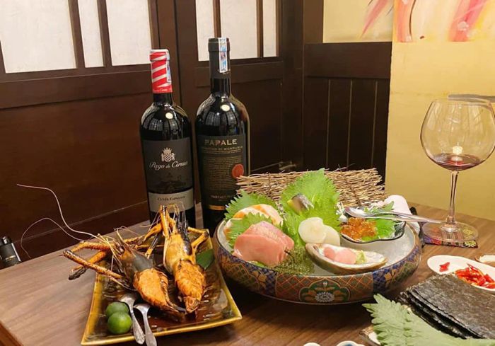 Không gian ấm cúng tại Sushibar