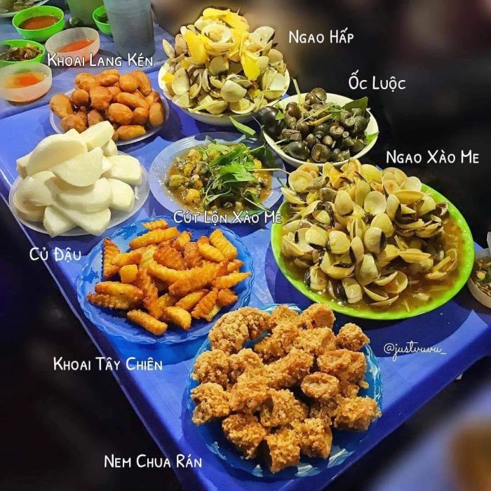 Không gian ấm cúng và những món ốc đặc sản tại Xuân Ốc 1 - 47 Phố Chiền
