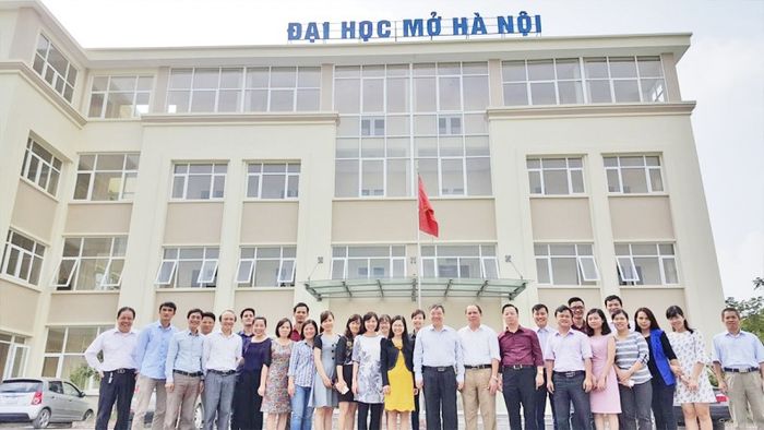 Khuôn viên hiện đại của Đại học Mở Hà Nội - Nơi chắp cánh ước mơ tri thức