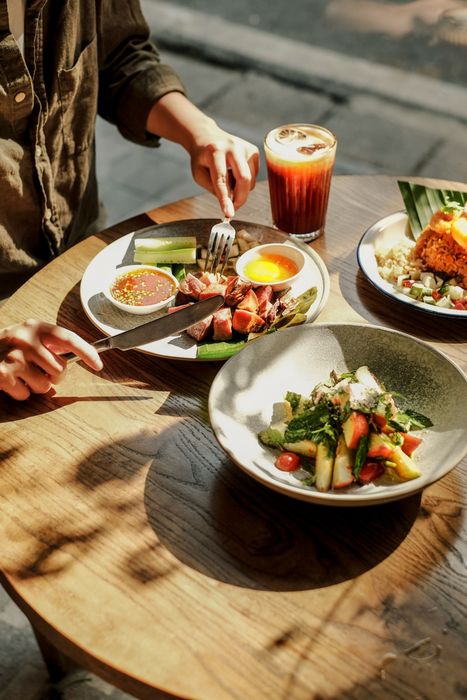 Món súp Tomyum hấp dẫn được trình bày tinh tế tại Me Me Bistro