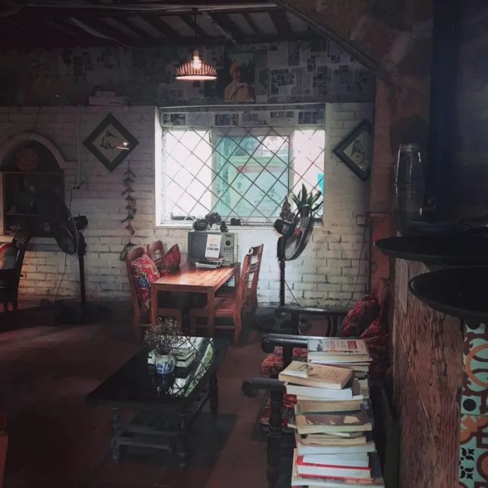 Không gian đọc sách ấm cúng ở The Booklink Cafe