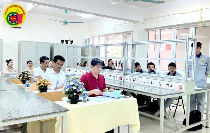 Trường Cao đẳng Kinh tế Công nghiệp Hà Nội (HIEC) hình ảnh 1