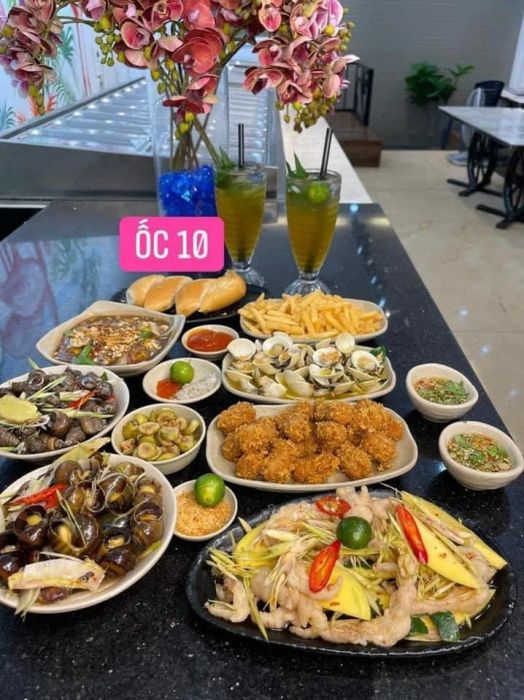 Không gian sang trọng và bữa tiệc hải sản tại Buffet Hải Sản Ốc Mười