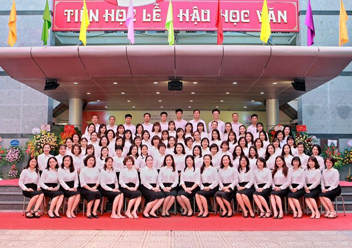 Hình ảnh ấn tượng về Trường Tiểu học Dịch Vọng A