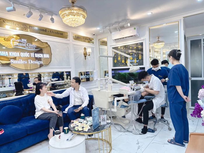 Hình ảnh thực tế về phòng khám hiện đại tại Nha Khoa Quốc Tế Bạch Mai