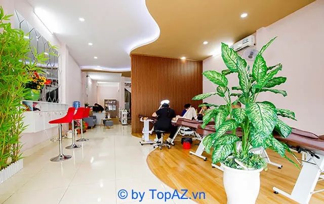Spa gội đầu thảo dược dưỡng sinh tại quận 12 với mức giá hợp lý, phù hợp cho những ai muốn tận hưởng dịch vụ cao cấp mà không lo về chi phí.