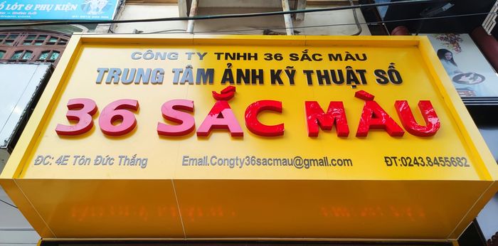 Không gian làm việc chuyên nghiệp tại Thế giới Ảnh 36 Sắc Màu