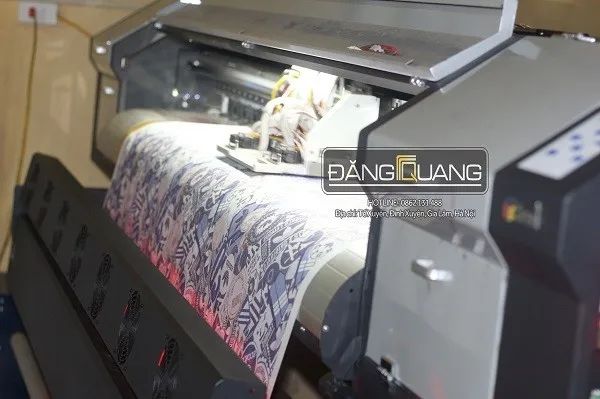 Bộ sưu tập sản phẩm đa dạng từ đồ gia dụng đến thời trang cao cấp