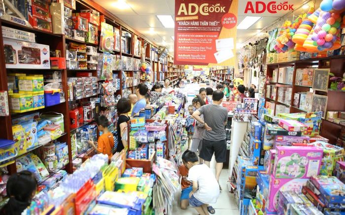 Khu trưng bày sách giáo dục đầy màu sắc tại ADCBook