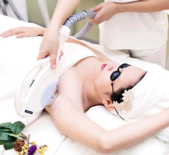 Hình ảnh quy trình điều trị da bằng công nghệ cao tại Angel Clinic & Spa