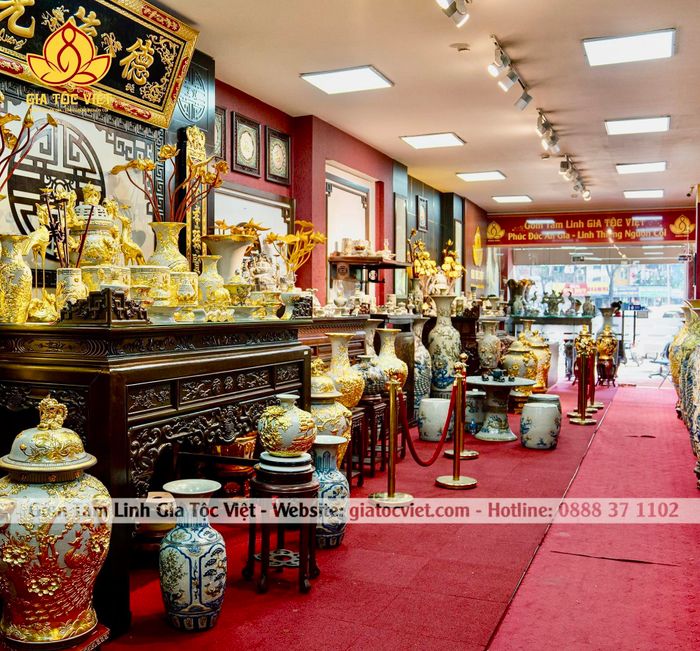 Không gian trưng bày đồ thờ cao cấp