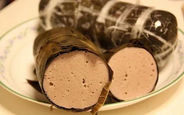 Hình ảnh giò chả đạt chuẩn tại Dũng Hạnh