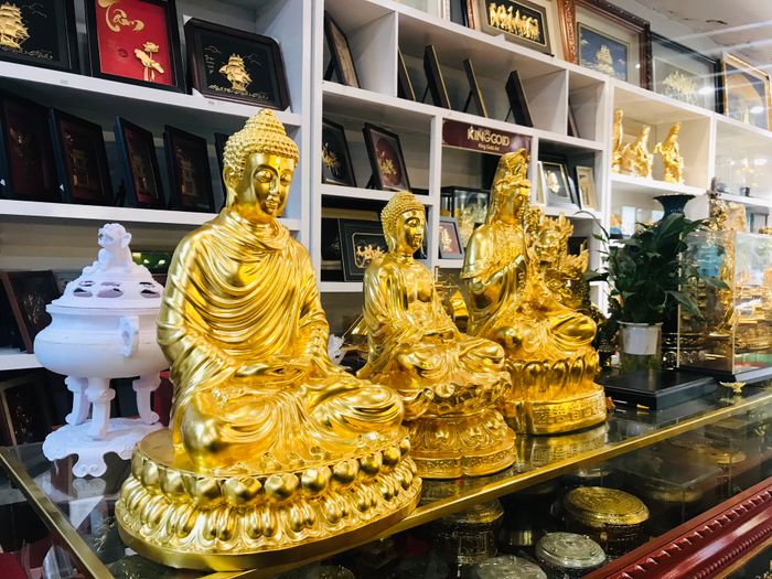 Hình ảnh bộ sưu tập đồ đồng tinh xảo tại Đồ Đồng Việt