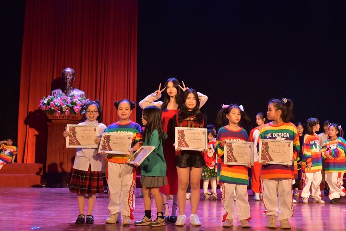 Hình ảnh lớp học sôi động tại DQ Dance Studio