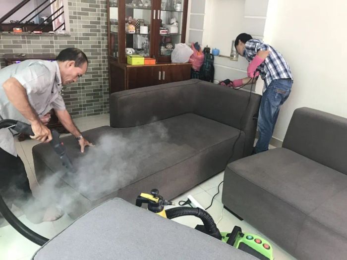 Hình ảnh minh họa quy trình vệ sinh chuyên nghiệp tại Bốn Mùa