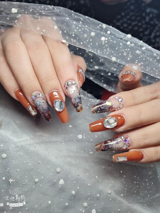 Học viên thực hành kỹ thuật nail chuyên sâu