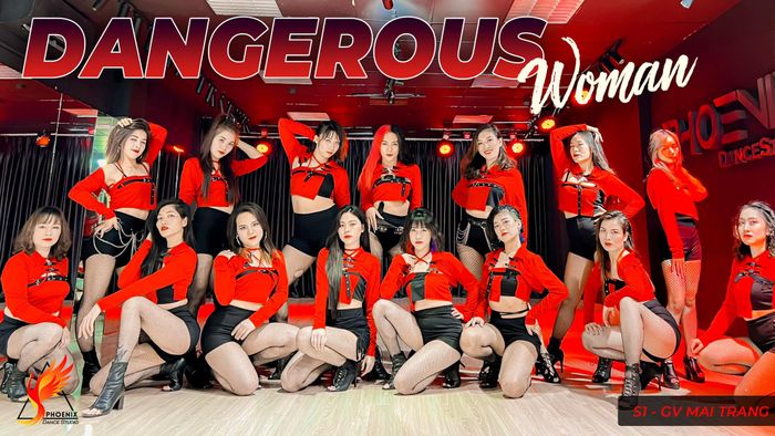 Học viên tự tin biểu diễn tại Phoenix Dance Studio