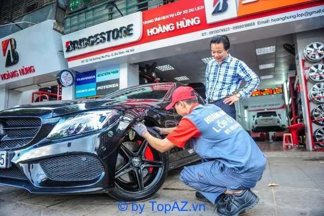 Đội ngũ nhân viên - niềm tự hào của Trung tâm Dịch vụ lốp xe Hoàng Hùng