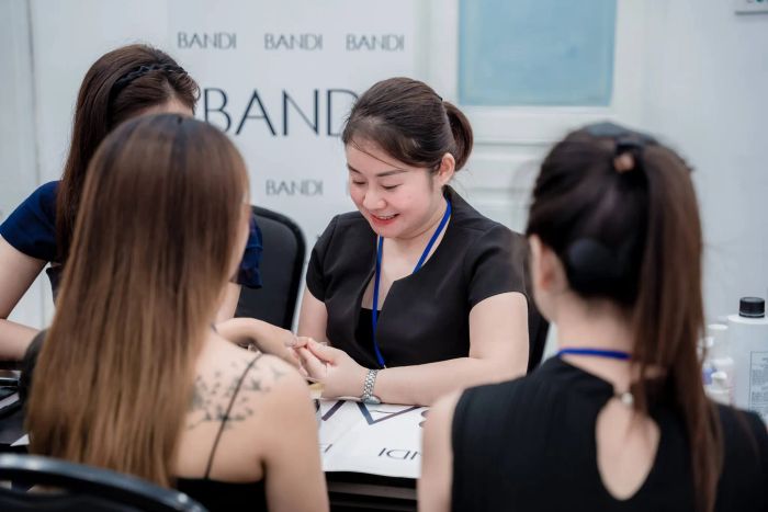 Không gian đào tạo chuyên nghiệp tại Nail Phương Lê