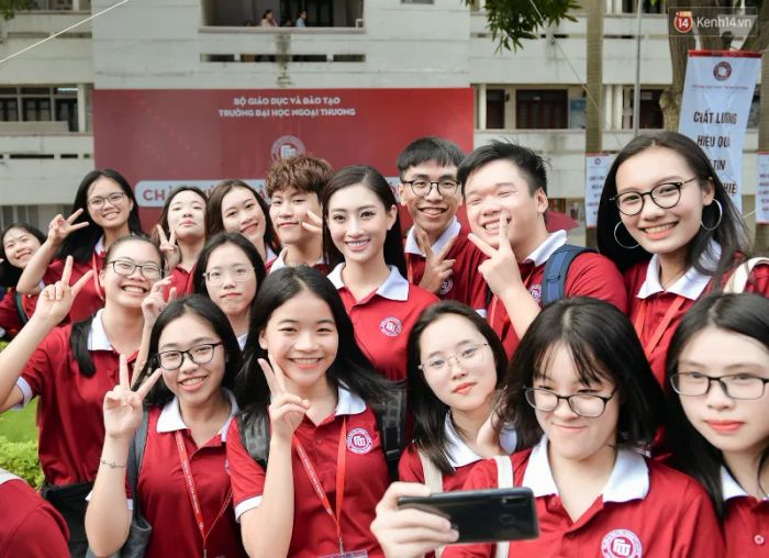 Đại Học Ngoại Thương ảnh 3 – Khoảnh khắc yên bình giữa lòng không gian học thuật năng động