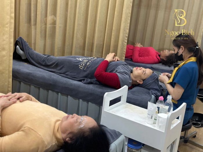 Hình ảnh đội ngũ chuyên gia tại Thẩm Mỹ Quốc Tế Ngọc Bích