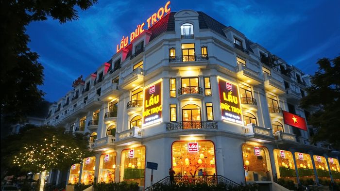 Nồi lẩu riêu cua đặc trưng tại Lẩu Đức Trọc