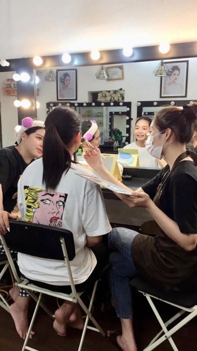 Không gian học tập hiện đại tại Juhee Makeup