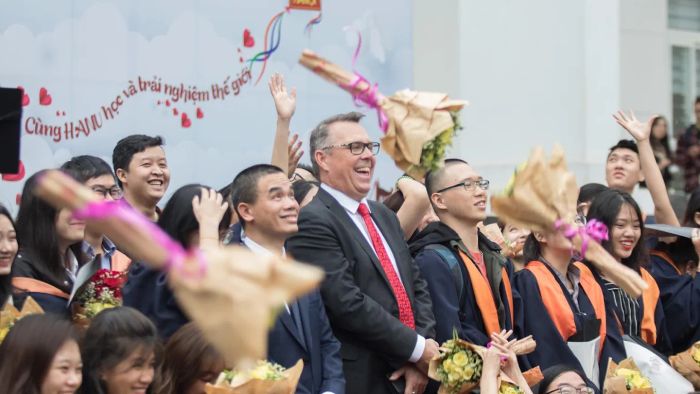 Hình ảnh Đại học Hà Nội – Góc nhìn thứ ba