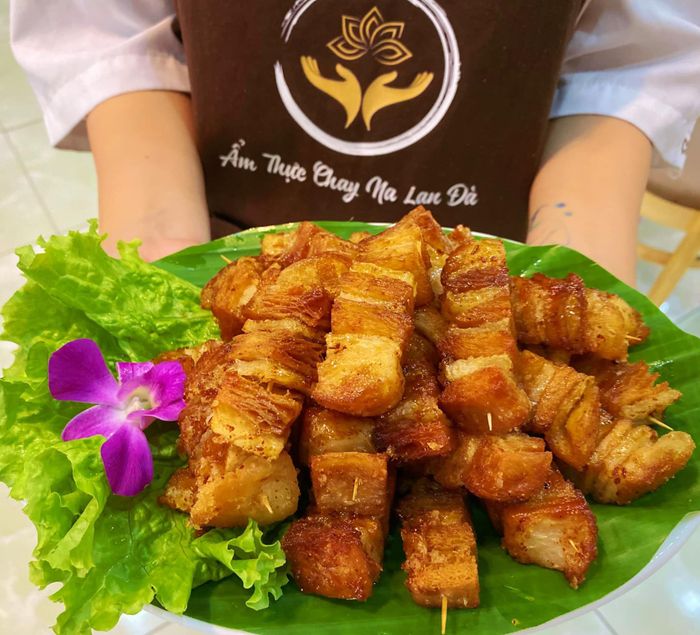 Không gian sang trọng và món ngon tại Ẩm Thực Chay Na Lan Đà