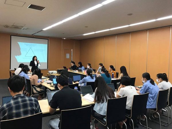 Hình ảnh truyền cảm hứng: Giảng viên Vietsourcing chia sẻ bí quyết thuyết trình thuyết phục