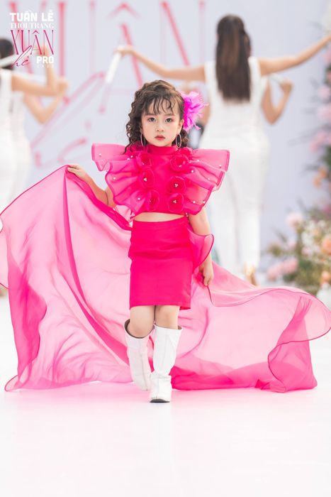 Bộ sưu tập hình ảnh đặc sắc từ Mẫu Nhí PRO