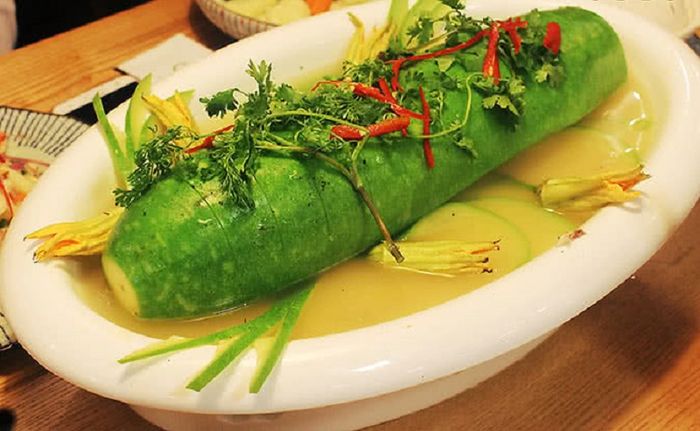 Không gian sang trọng tại Nhà hàng Saigon