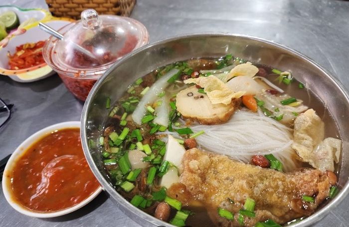 Hình ảnh món hủ tiếu chay đặc trưng tại Cầu Vĩ