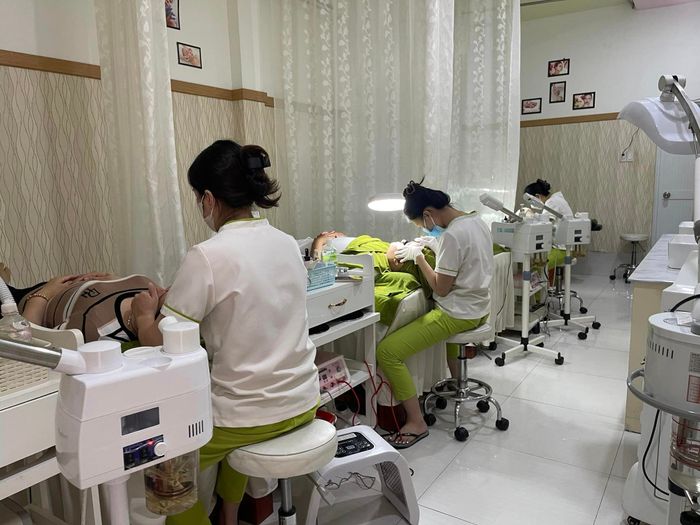 Không gian trị liệu hiện đại tại Qyn Spa