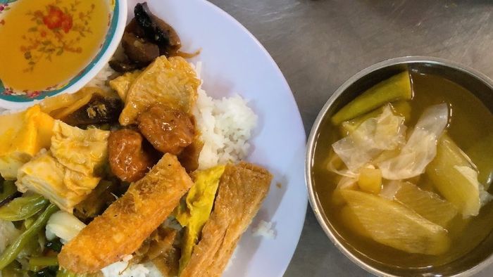 Không gian ấm cúng và món ngon đặc trưng tại Minh Tâm