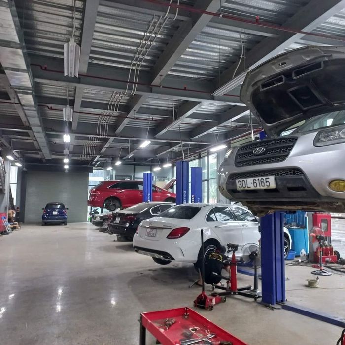 Không gian làm việc chuyên nghiệp tại Garage ô tô VIPCAR