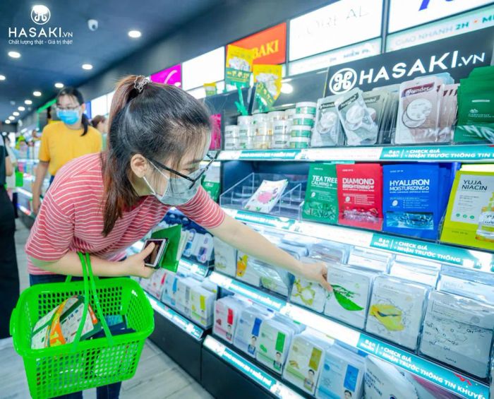 Không gian mua sắm sang trọng tại Hasaki.vn