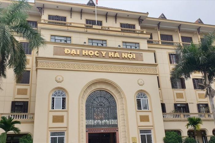 Hình ảnh đầu tiên về Đại học Y Hà Nội - Ngôi trường với kiến trúc cổ kính đầy uy nghiêm
