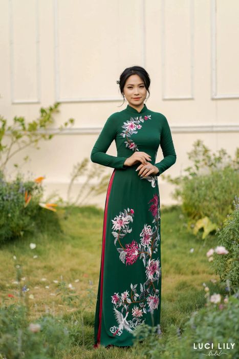 Những mẫu áo dài cưới cách điệu đẹp mắt của Luci