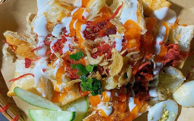 Hình ảnh: Những chiếc bánh mì nướng vàng ruộm phủ đầy nhân hấp dẫn tại Ami