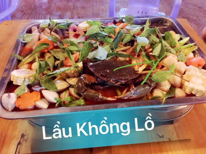Không gian ấm cúng và món ngon tại Quảng Trường Quán