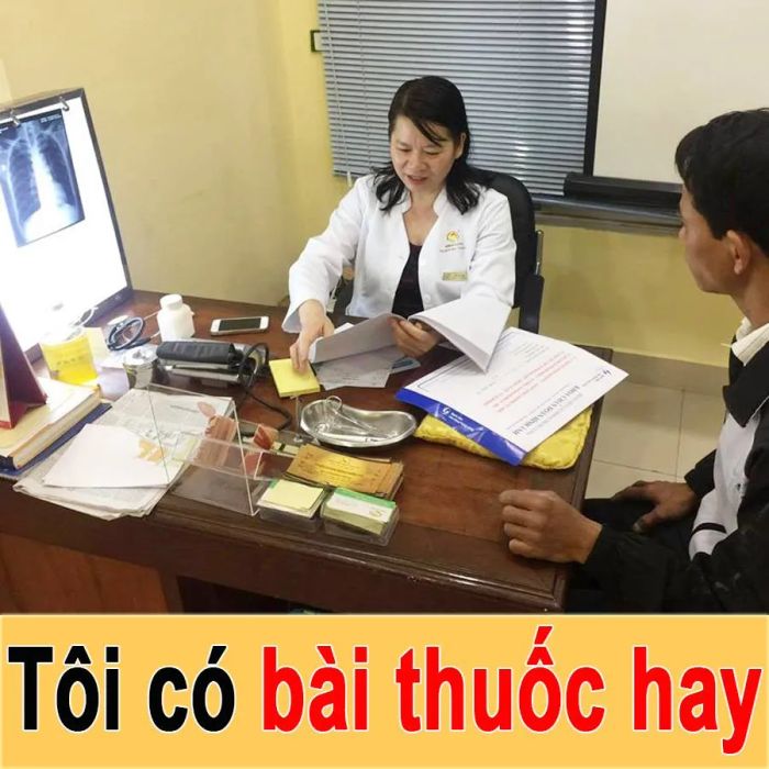 Bác sĩ Trần Thị Kim - Ảnh 3: Khoảnh khắc nghiên cứu dược liệu quý