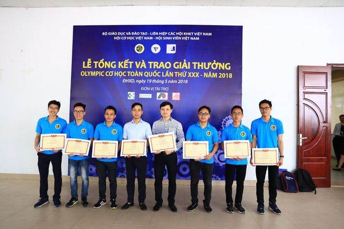 Hình ảnh đầu tiên giới thiệu về Đại học Xây dựng Hà Nội - ngôi trường đào tạo hàng đầu về kiến trúc và xây dựng