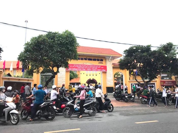 THPT Châu Văn Liêm - Hành lang rêu phong đầy hoài niệm