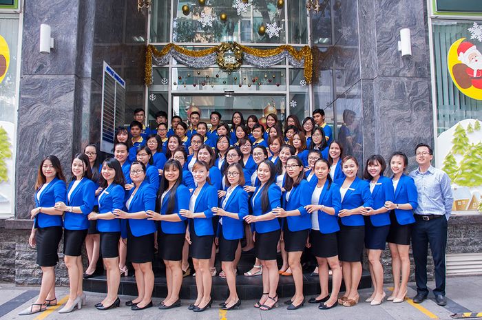 Hình ảnh đội ngũ chuyên gia đa ngôn ngữ tại Expertrans Global
